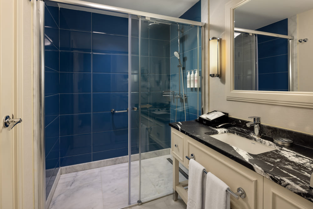 Corner Suite